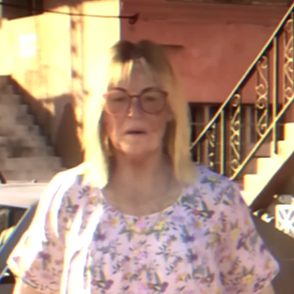 Crazy Hammer Lady
