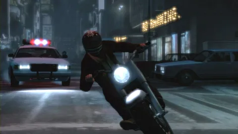 Niko is tailed by police on a bike