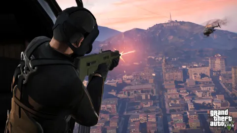 Michael takes down a Buzzard over Vinewood
