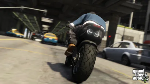 Franklin rides an Akuma in Downtown Los Santos