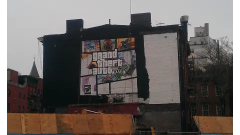 GTA V Cover Art Ad in NYC Being Painted 3