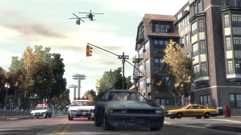 Niko running from the cops in Dukes.