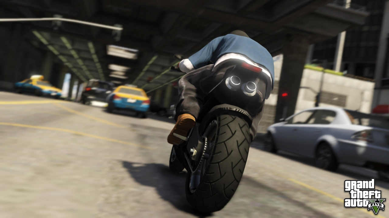 Franklin rides an Akuma in Downtown Los Santos